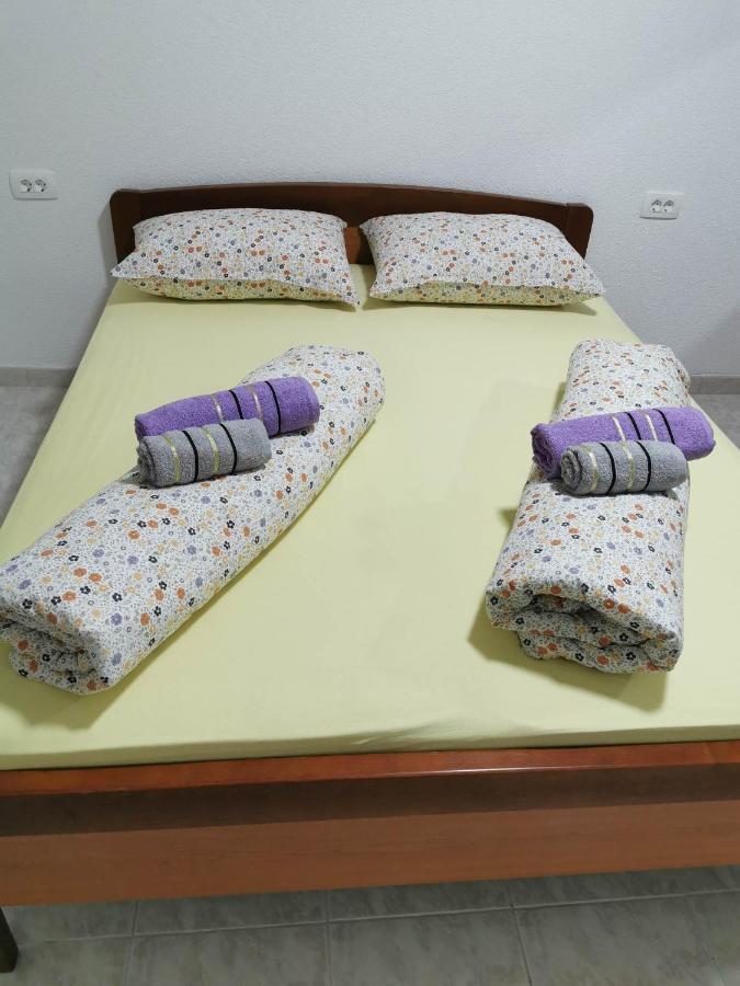 Guesthouse Nadia Senj  Extérieur photo